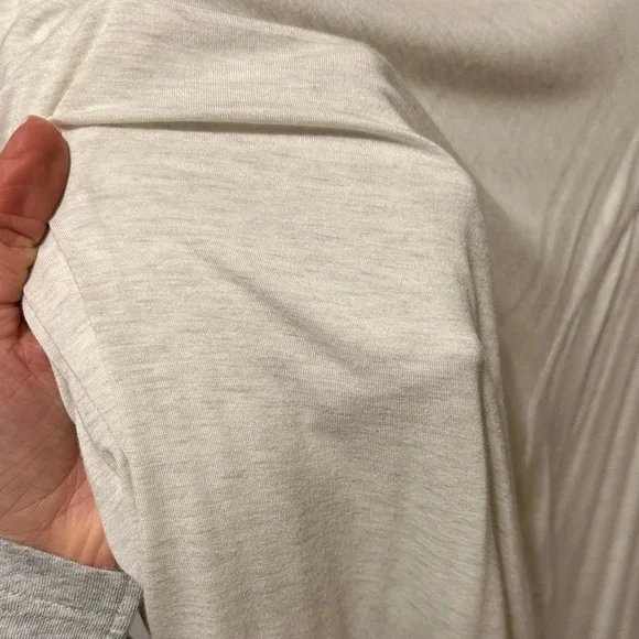 toes on the nose Men's Cream Lightweight Hooded Long-Sleeve Top - Picture 7 of 7